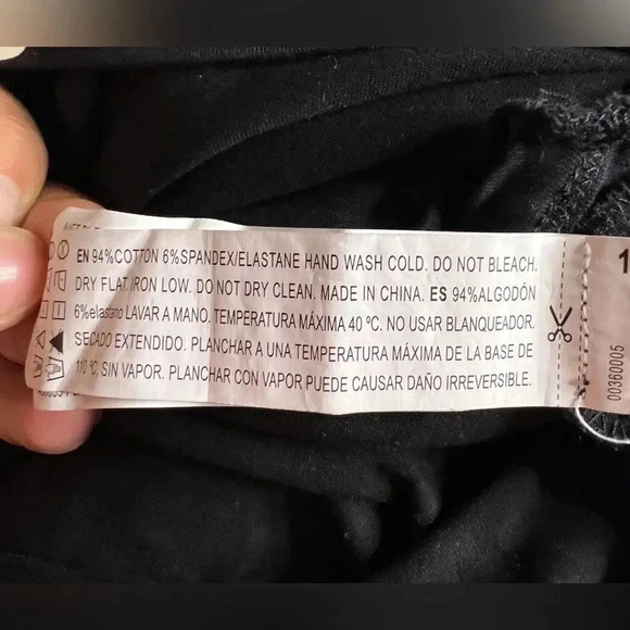 Sleeveless NY City Graphic Top S - Picture 7 of 7